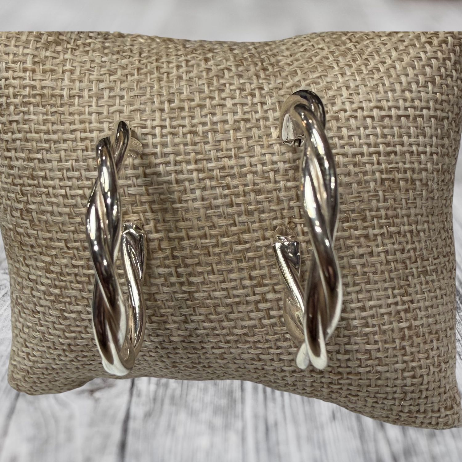 Twisted Hoop Med. Earring