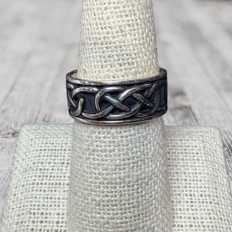 Celtic Knot Oxidized Silver Band Ring