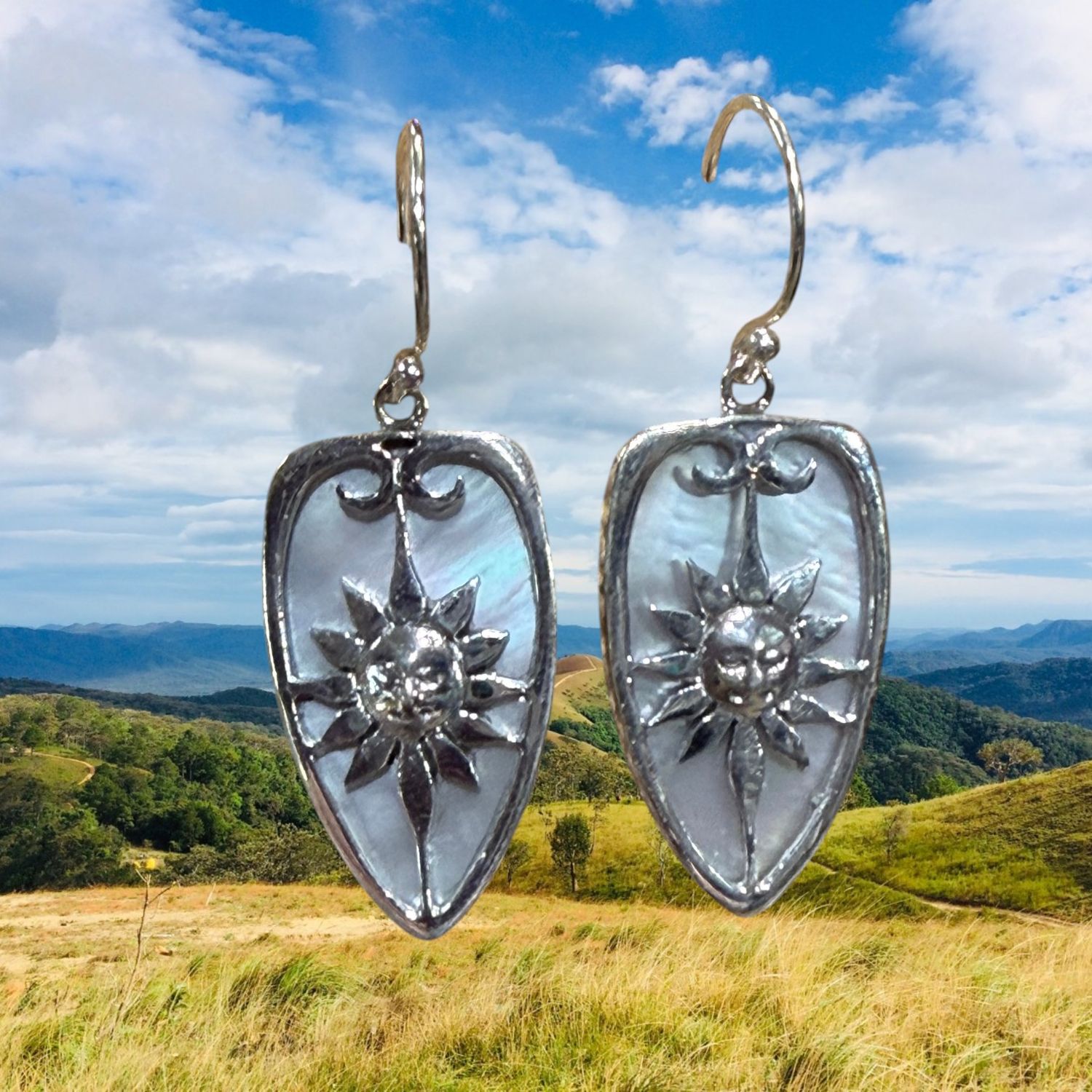 Sun Mother of Pearl S/S Earrings
