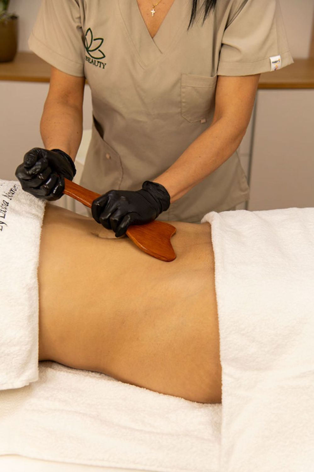 Masaje LILIUM Abdomen+Aparatología Masaje LILIUM Abdomen+Aparatología