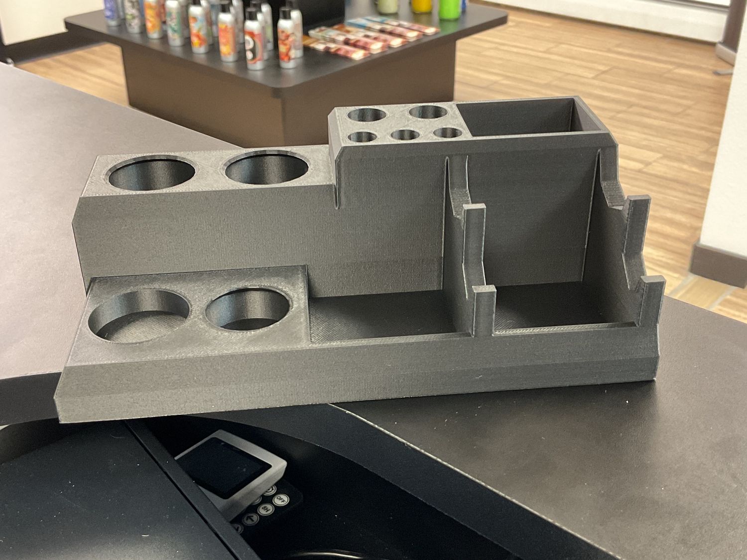 Medium Dab Station, Color: Black