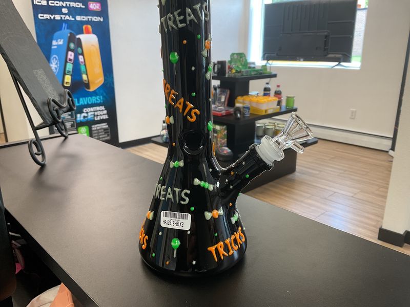 9.5in Spooky Boo Halloween Bong Glow Black Glow in the Dark