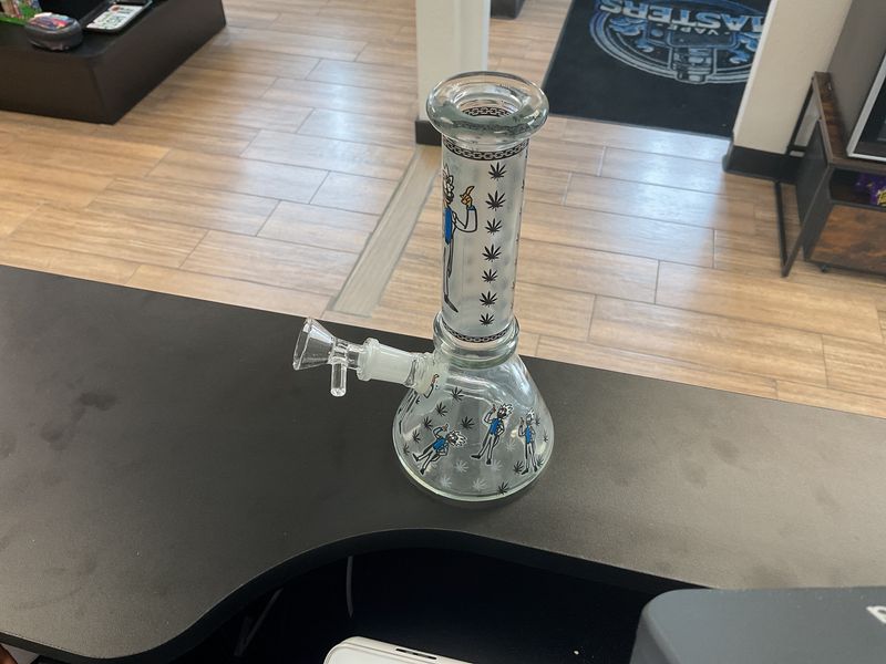 8” Minibeaker Leaf Suit Bong