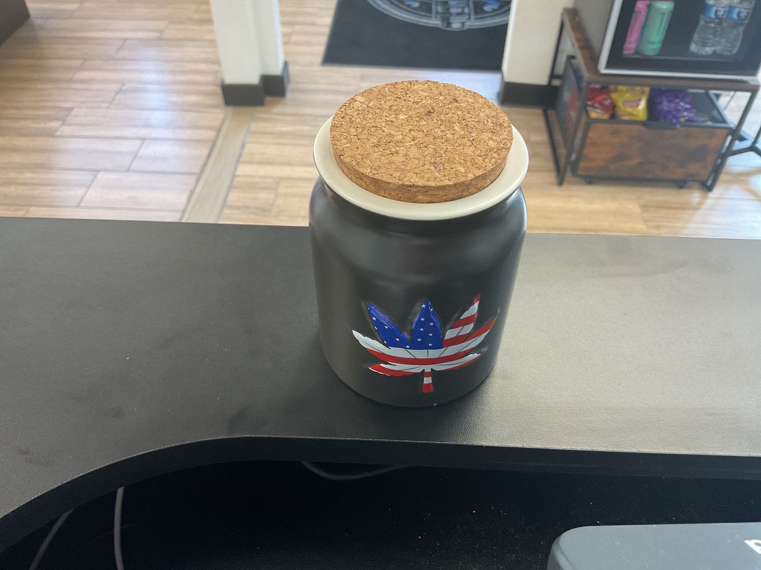 Leaf stash jar