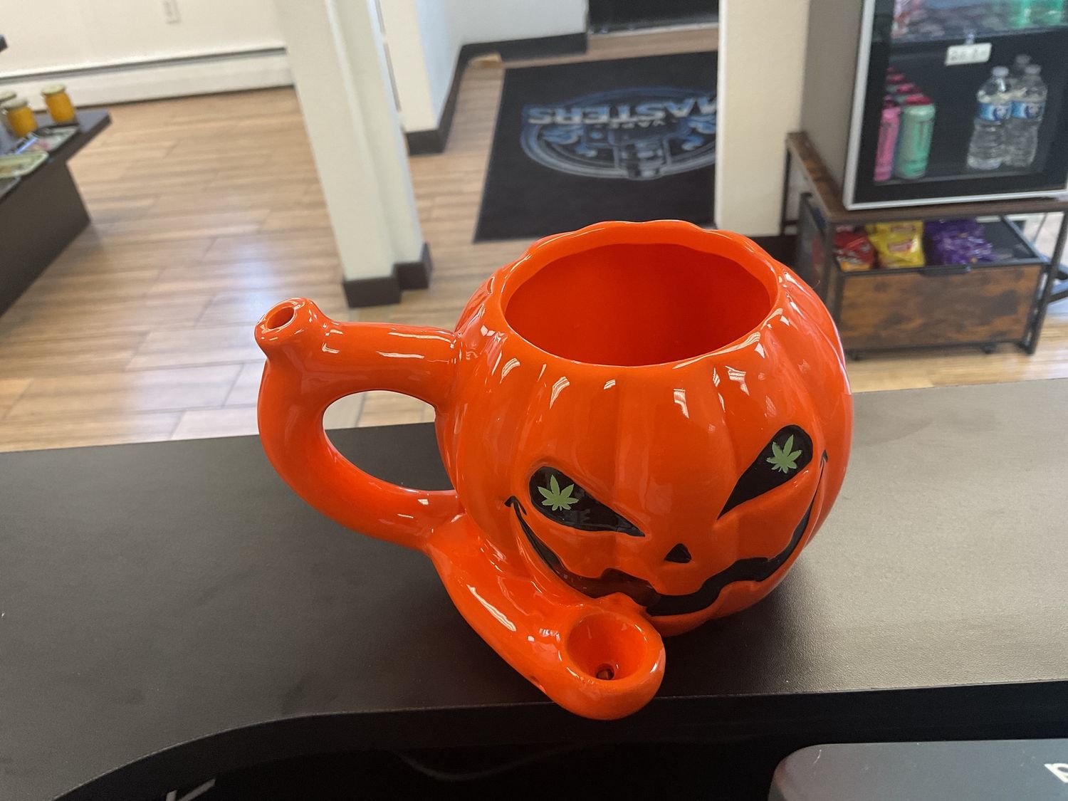 Ceramic pumpkin pipe mug