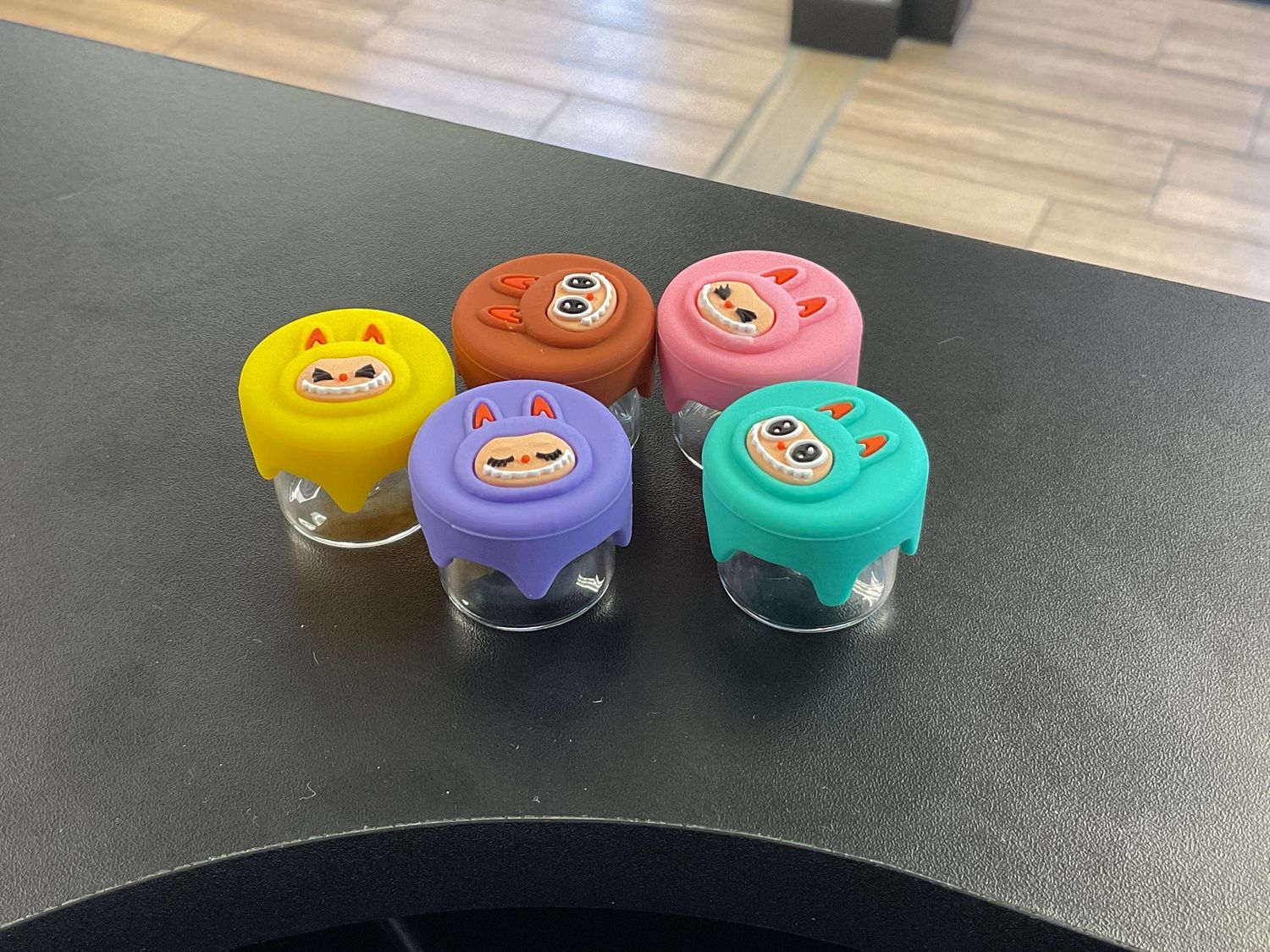 Monster silicone lid glass container dab jar