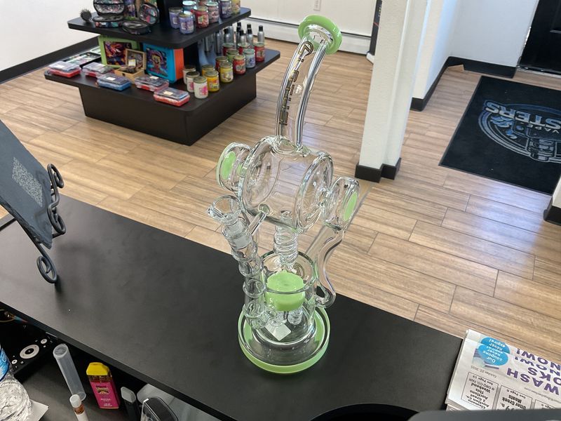 15” Dual Wheel Loop Sprinkler Perc Bong