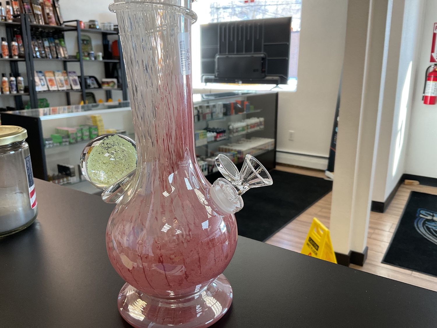 10in Ball Waify w/ Hat water Bong