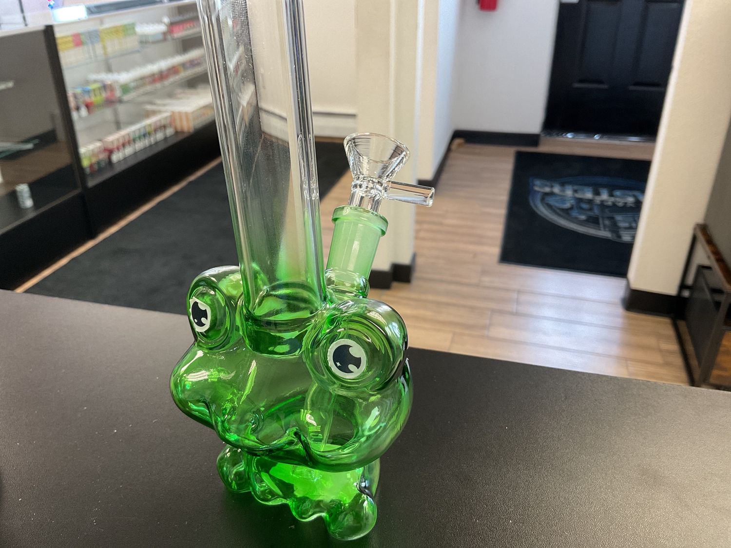 7.5” High Hopper Frog Water Bong
