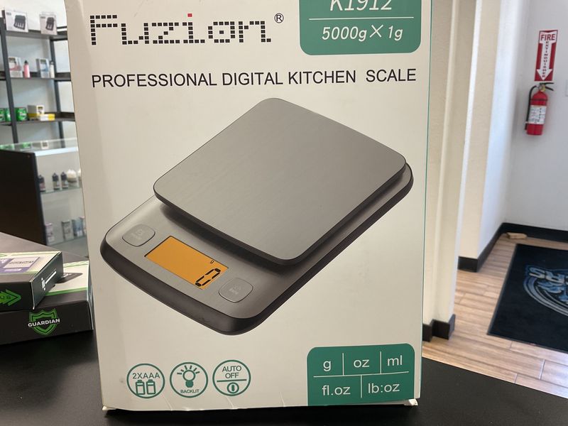 Professional Digital Scale 5000 x 1g