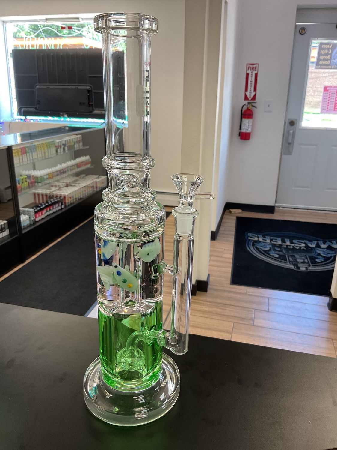 14” Glycerin filled fish bong, Color: Green