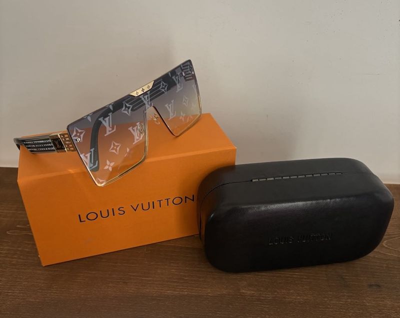 Lunette Soleil- Louis Vuitton