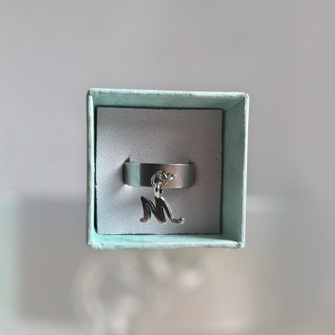 anello con lettera