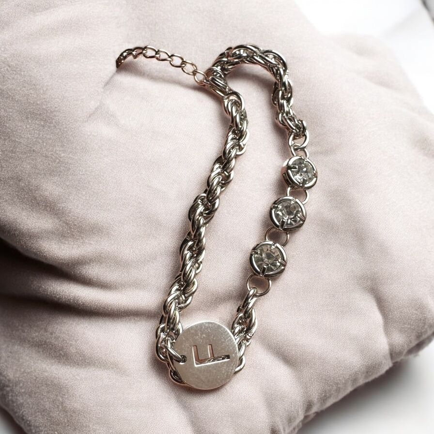 Bracciale intrecciato con lettera