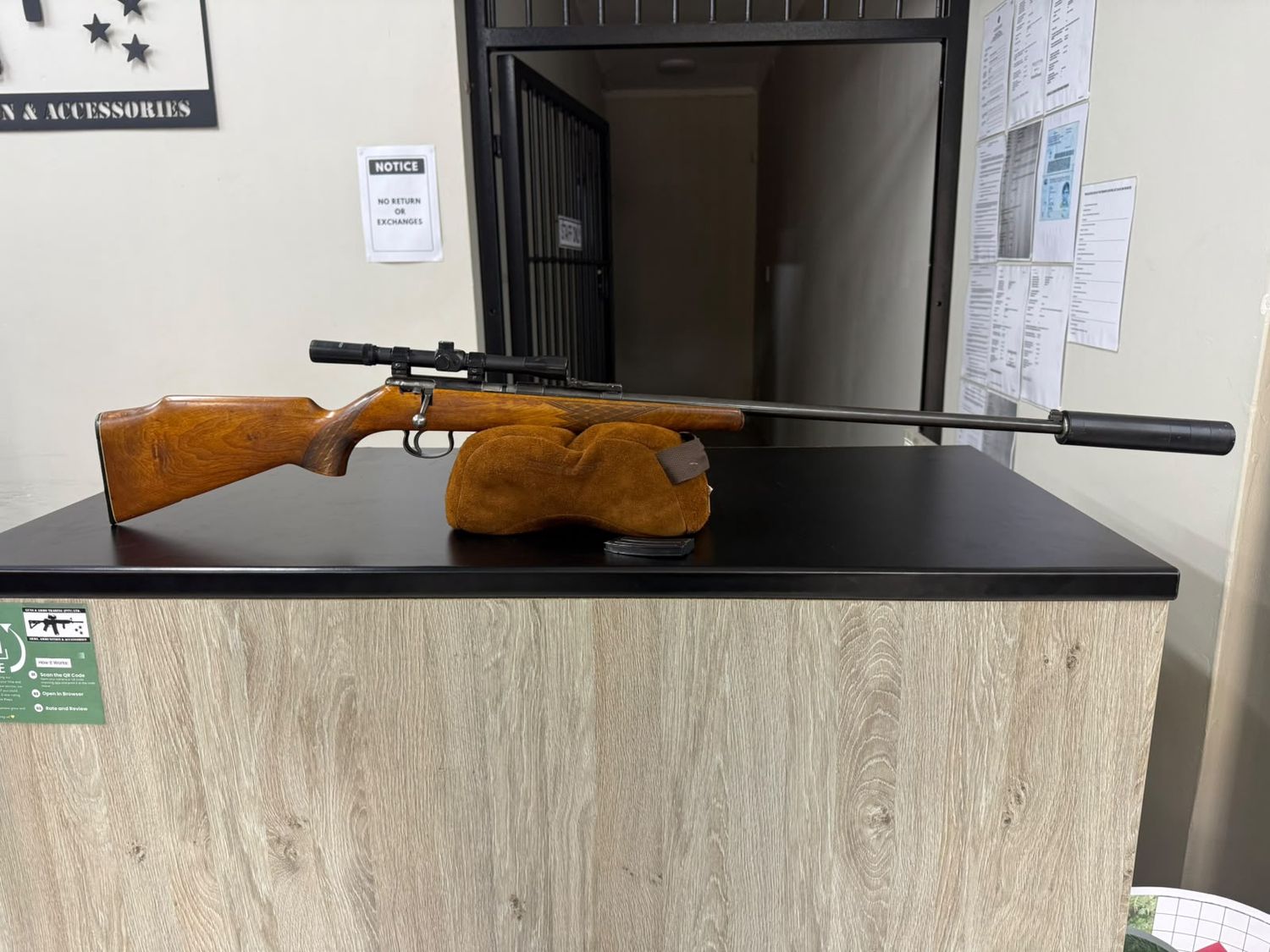 2ND HAND ANSCHUTZ .22LR SN-883514