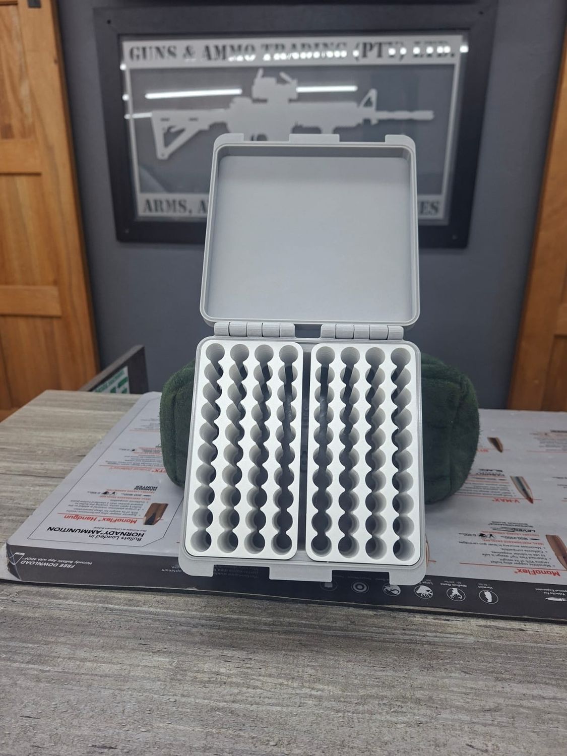 GUNS&amp;AMMO AMMO CASES MAGNUM LARGE (100)