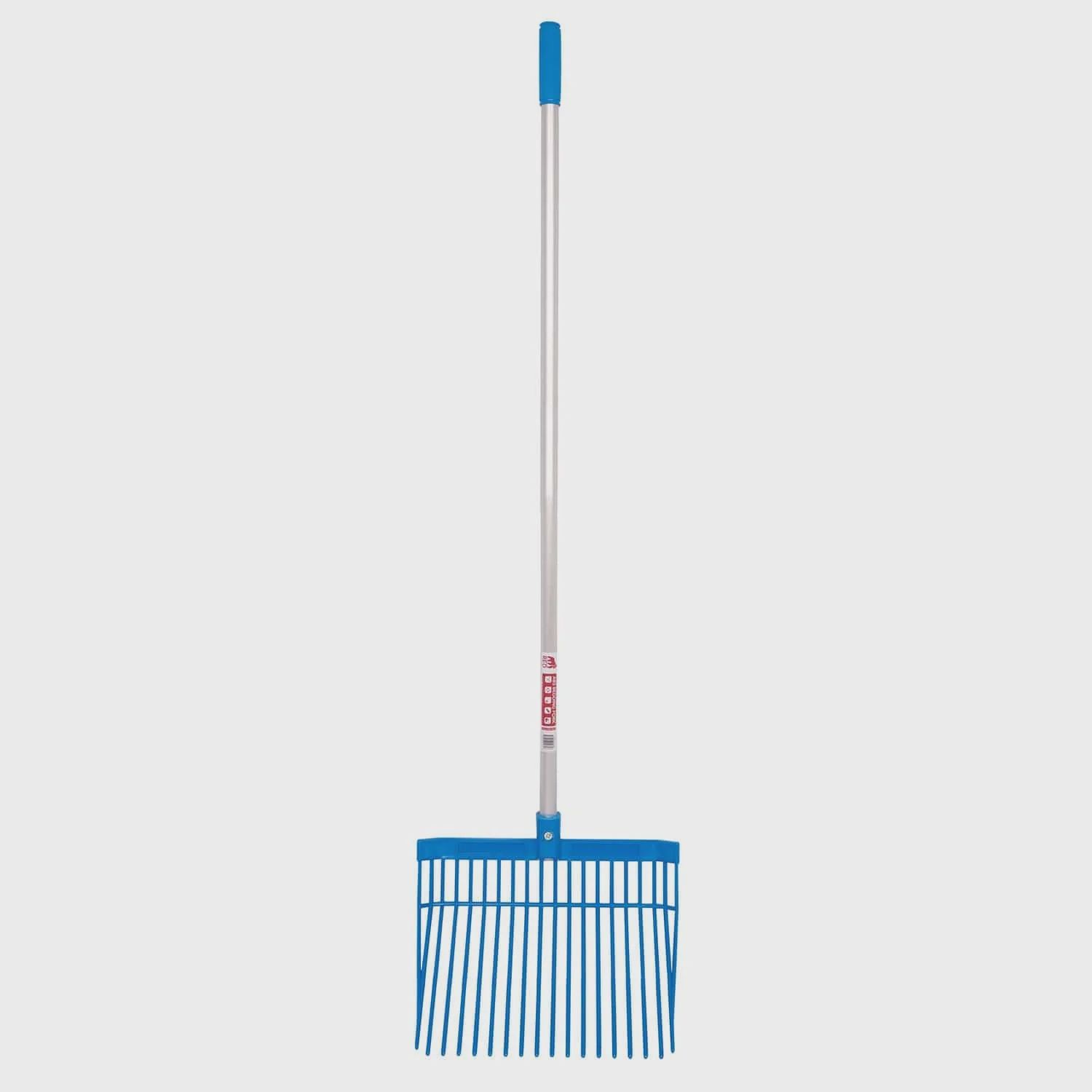 Red Gorilla Shavings/Bedding Fork
