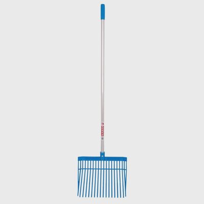 Red Gorilla Shavings/Bedding Fork