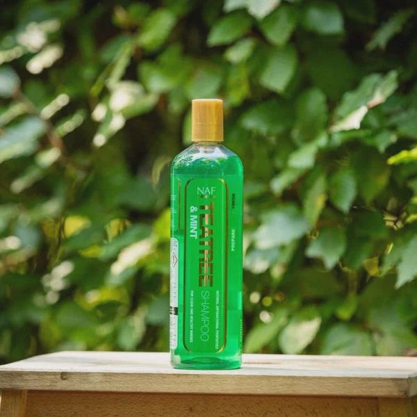 NAF Teatree &amp; Mint shampoo