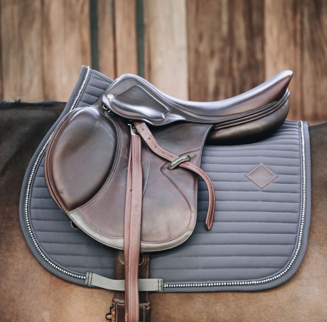 Kentucky Zadeldoek Pearls jumping