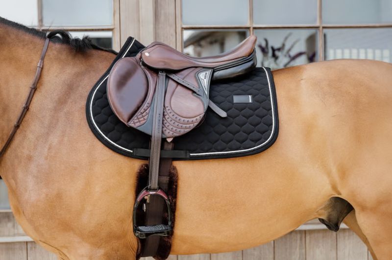 Kentucky Zadeldoek Onion Quilt Rubber Logo Jumping