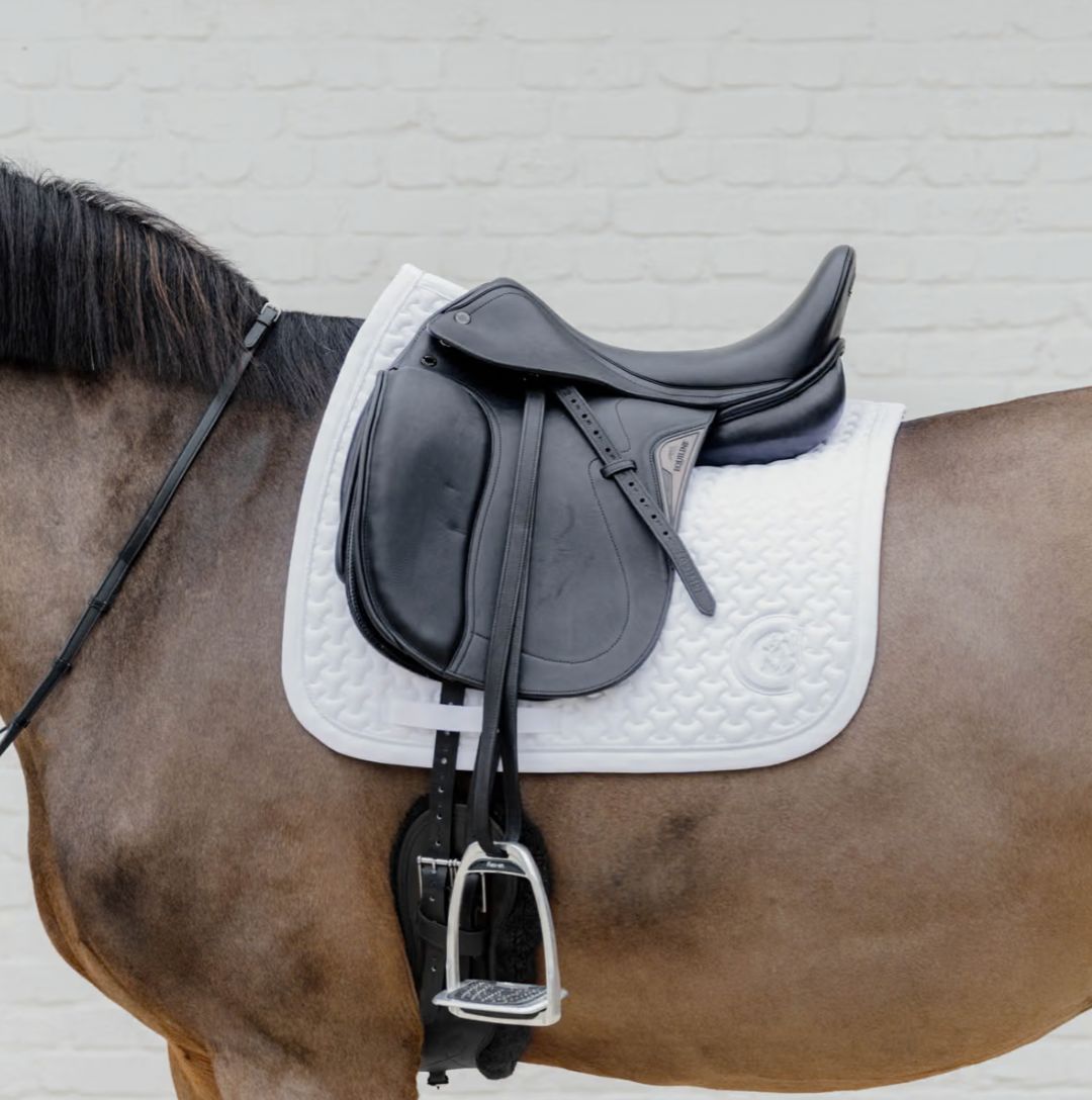 Kentucky Zadeldoek Dressage Plaited 3D Logo