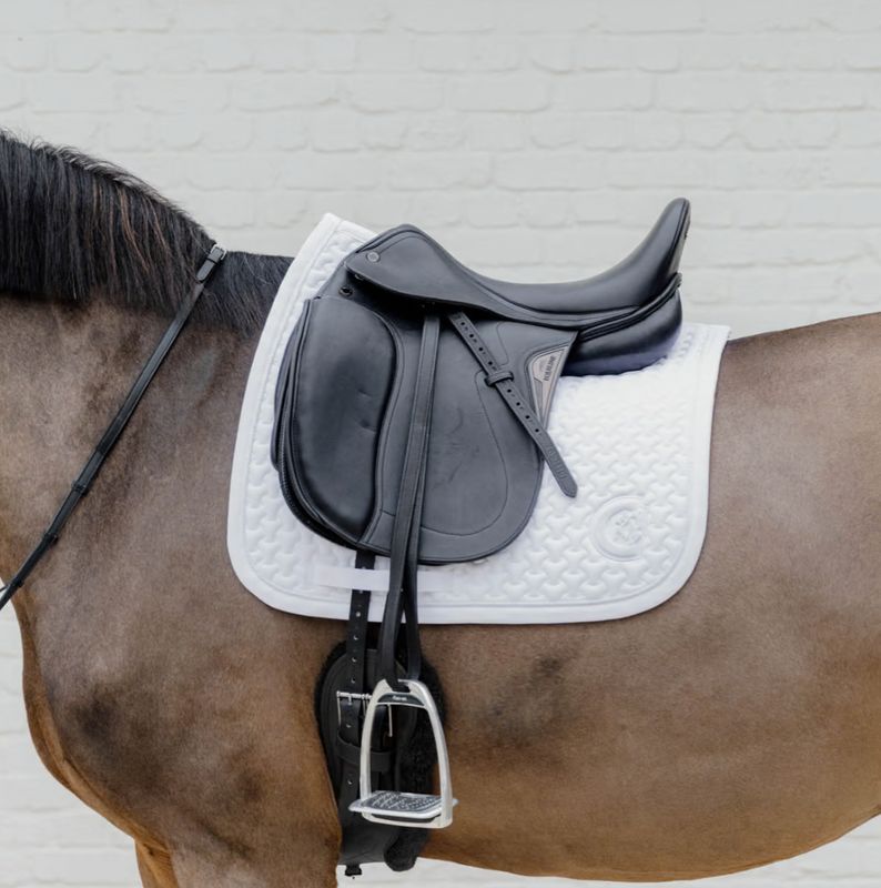 Kentucky Zadeldoek Dressage Plaited 3D Logo