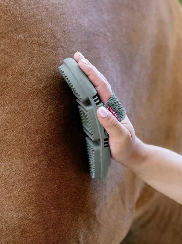 LeMieux flexi curry comb lilac