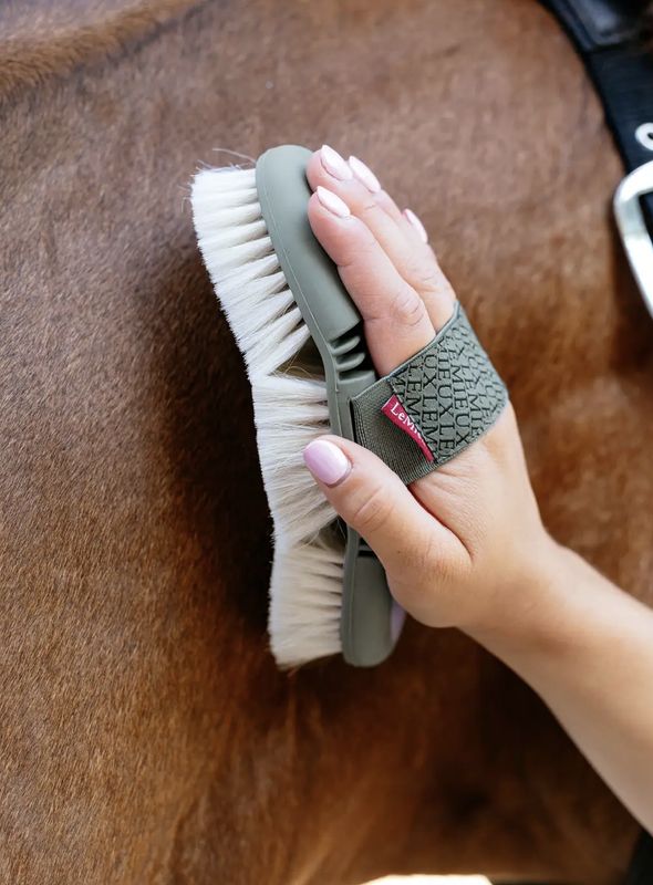 LeMieux Flexi goat hair brush lilac