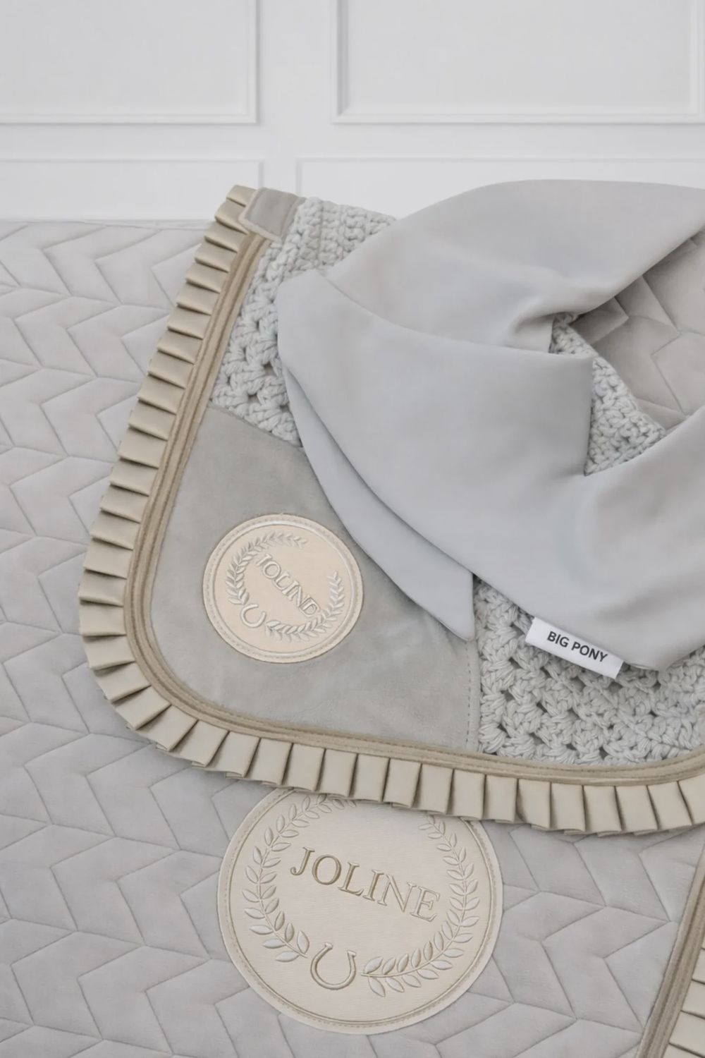 Joline oornet Lotte Iris Grey