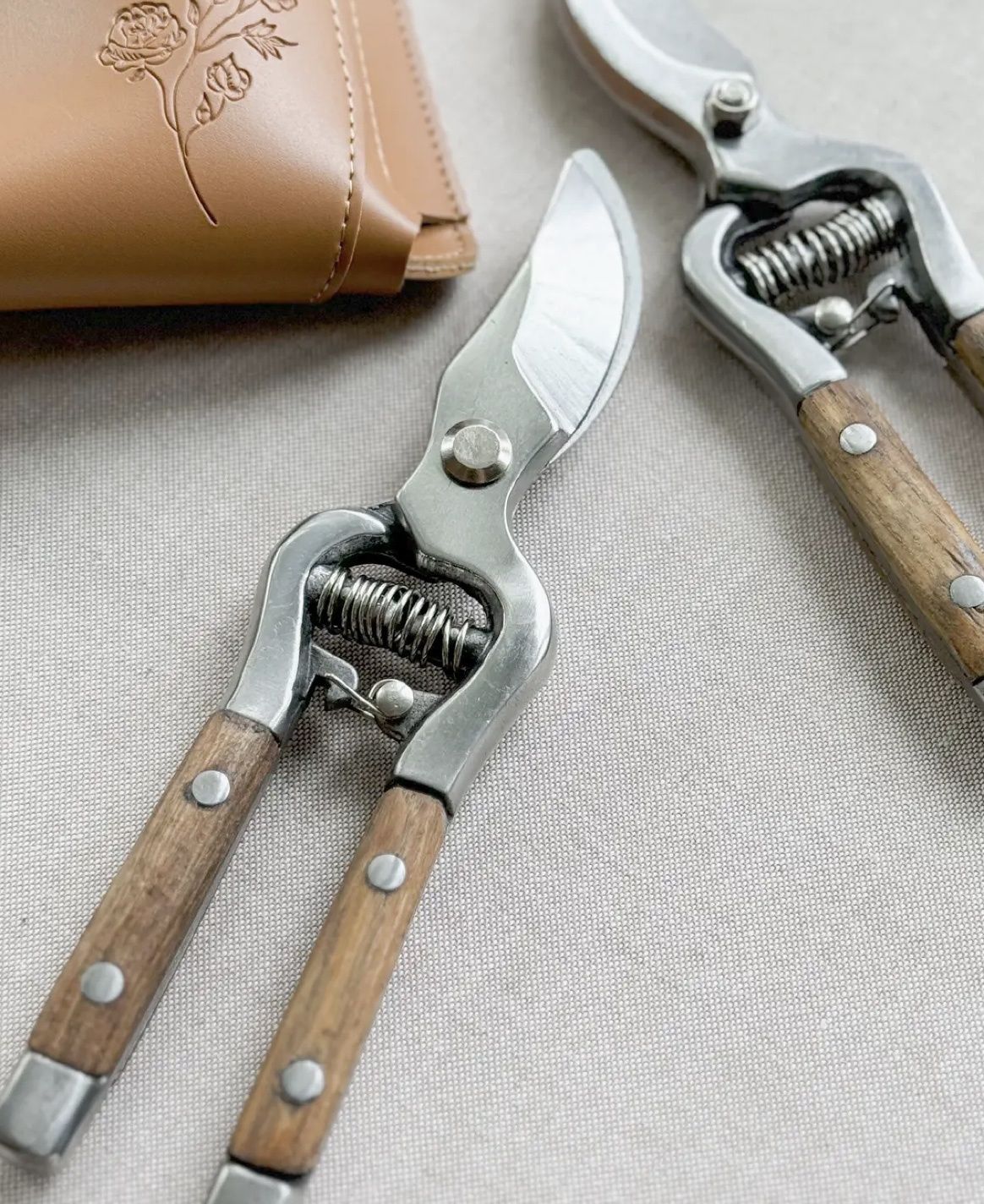 Wood Handle Garden Secateurs