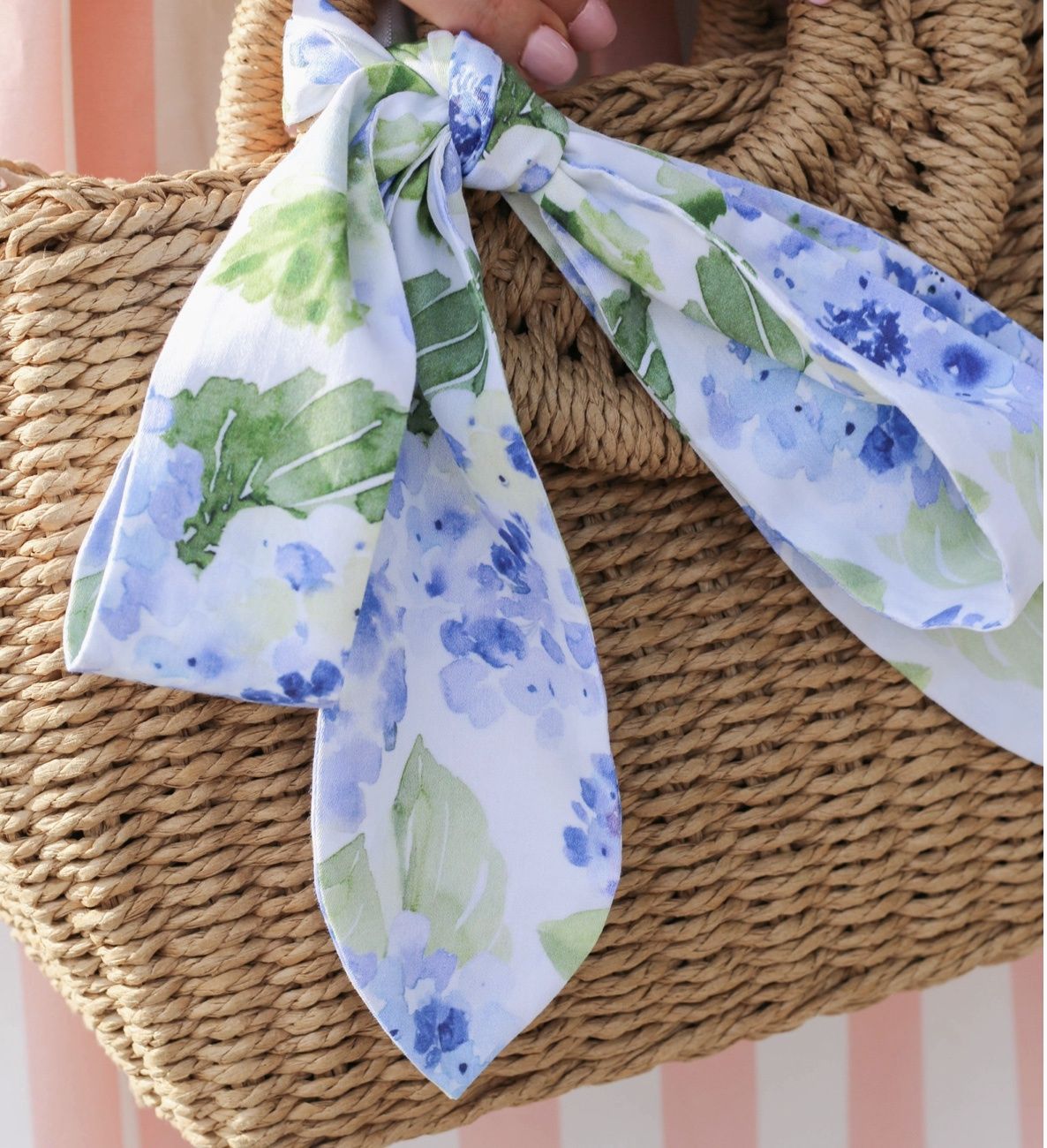 Hydrangea Tie Belt
