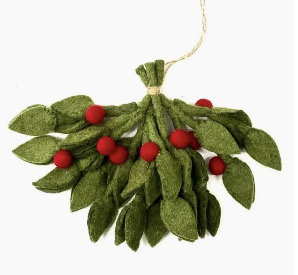 Christmas Decor Felt Mistletoe with Holly Berries