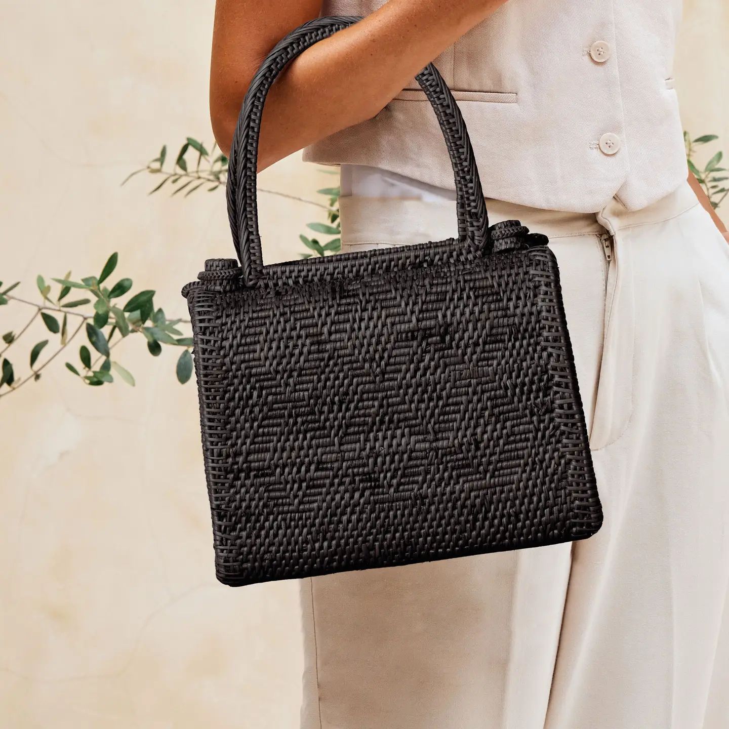 Ata Vine Handbag - Black