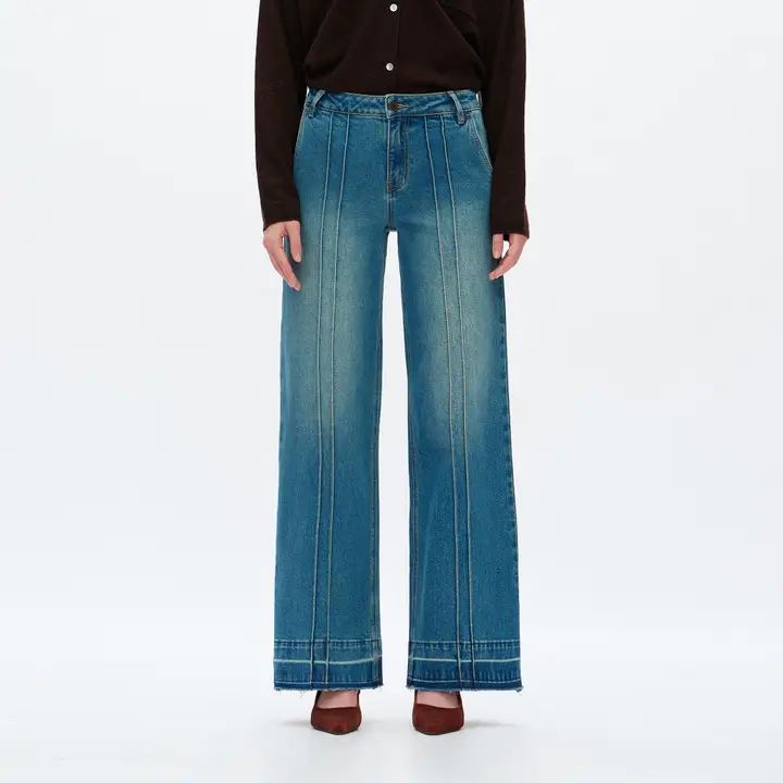 Mid Rise Wide Leg Raw Hem