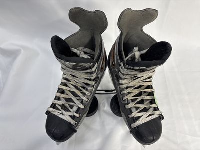 Used CCM Vector 6.0 Skates Size 5.5