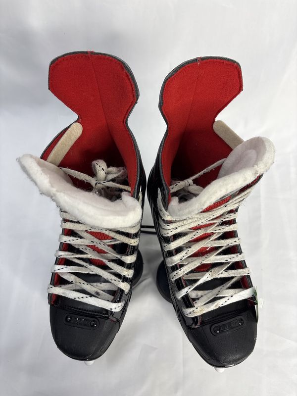 Used Bauer NSX Skate Size 4