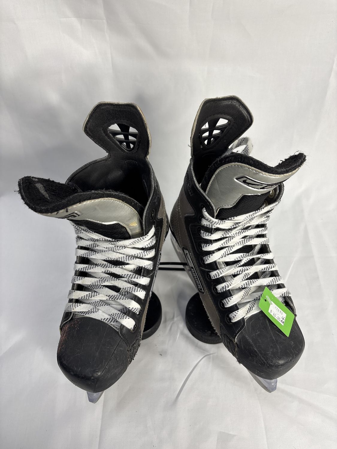 Used Bauer Supreme 70 Skates Size 4EE