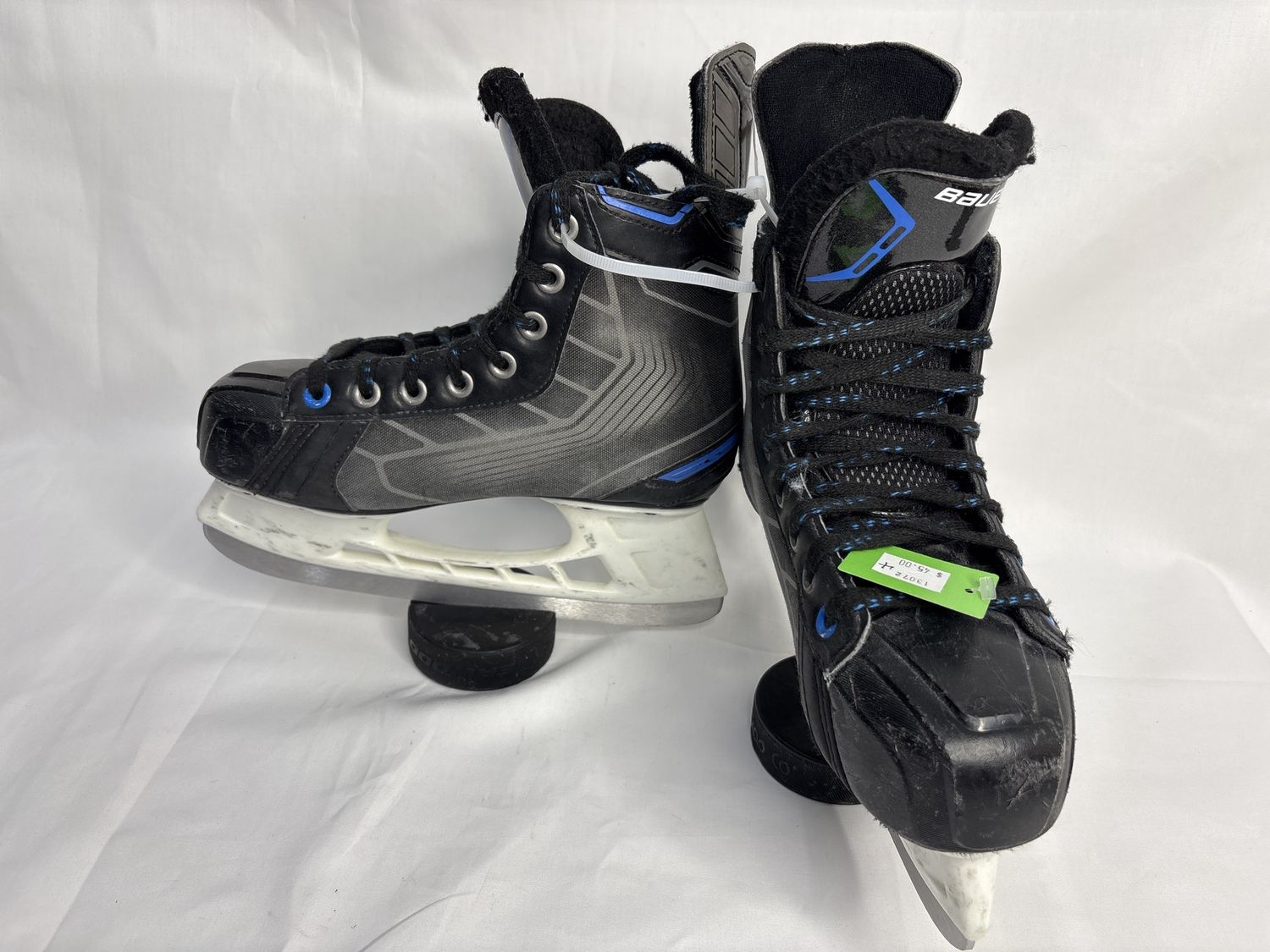 Used Bauer Nexus N 77 Skate Size 4