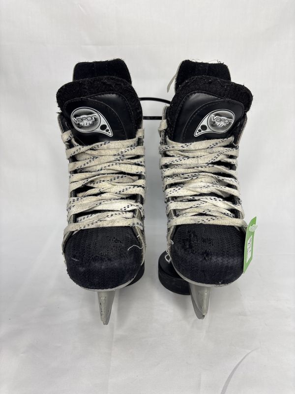 USED  Bauer Vapor Hockey Skates Size 2R