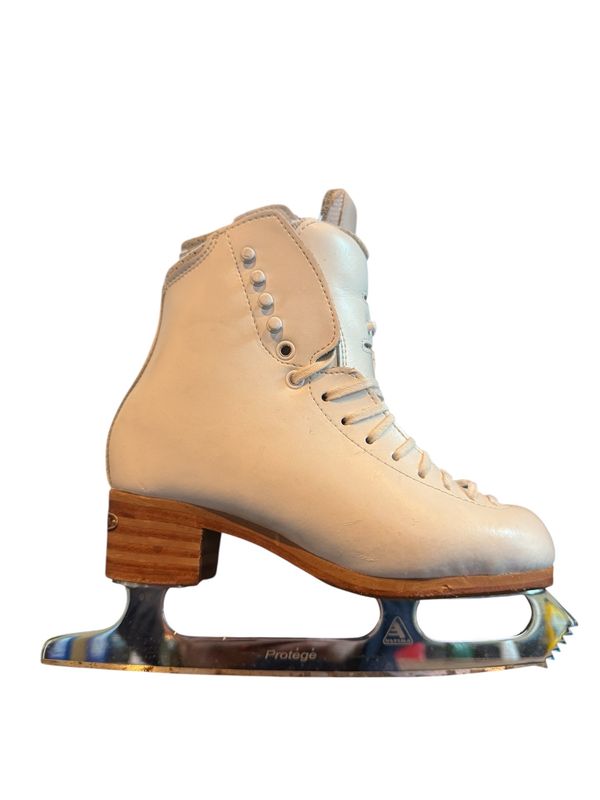 Used  Jaskson Figure Skate Size 5.5D