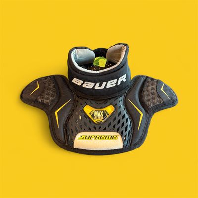 Used Bauer Supreme Max Goalie Neck Guard Jr. S/M
