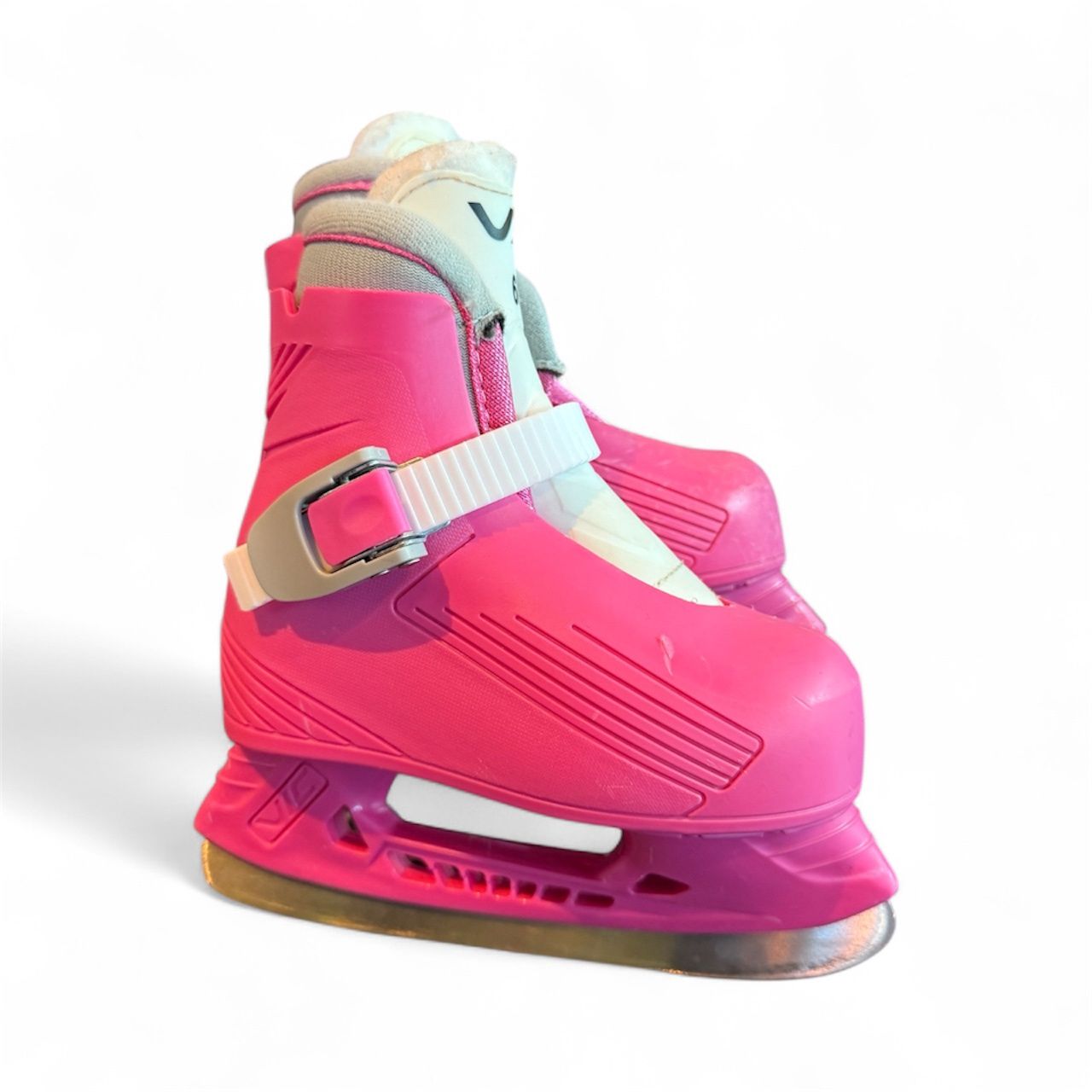 Used Vic Pleasure Skates Yth 6/7- Pink Used Vic Pleasure Skates Yth 6/7- Pink