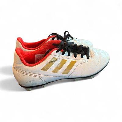 Used Adidas Soccer Cleats white/ gold Size 5