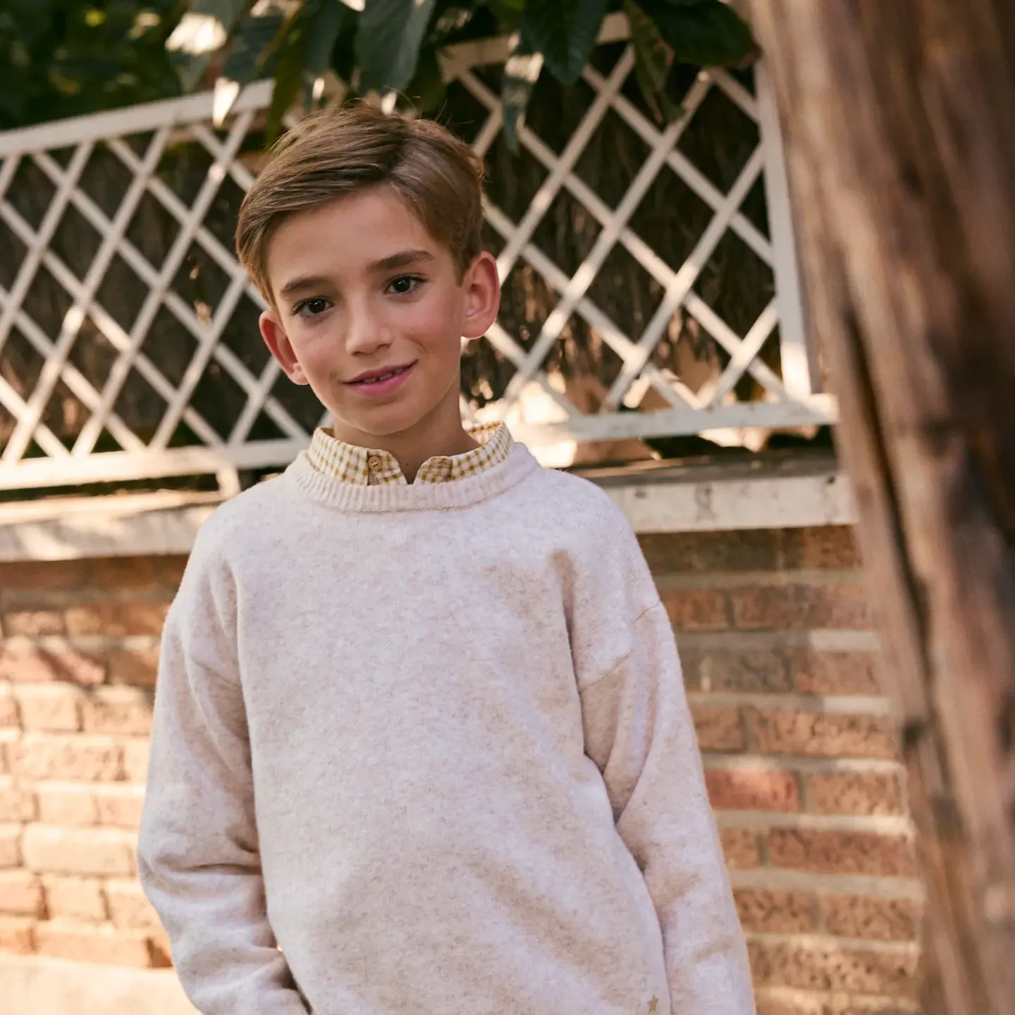 Beige trui, feestcollectie