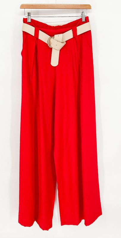 Rode losse broek met riem