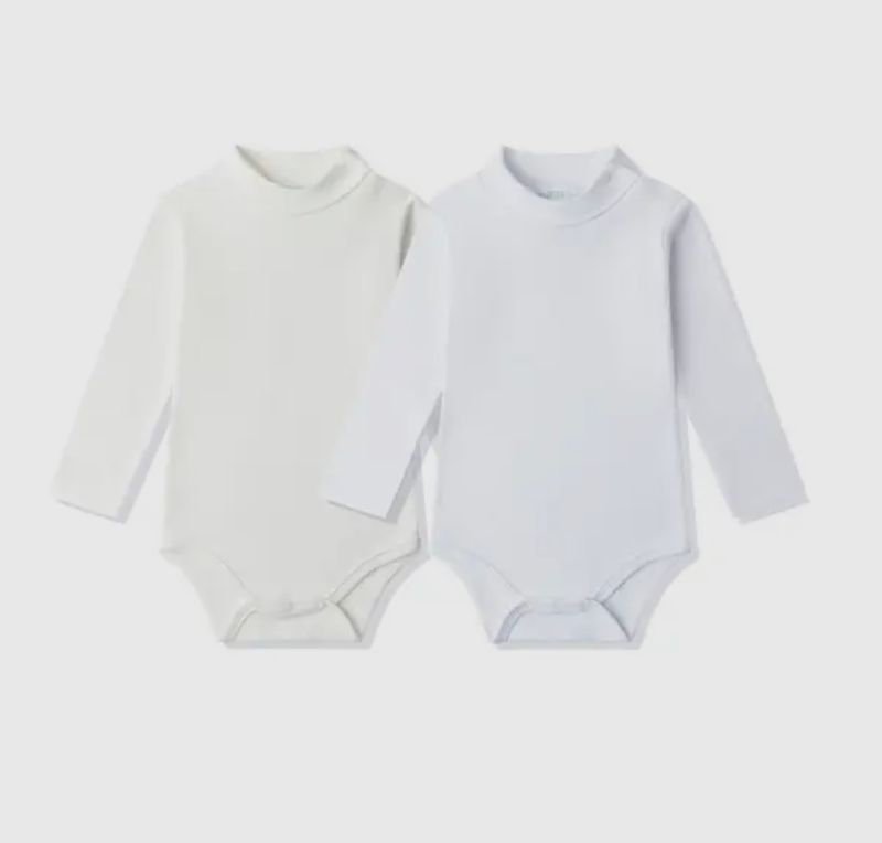 Set rompertjes met opstaande col