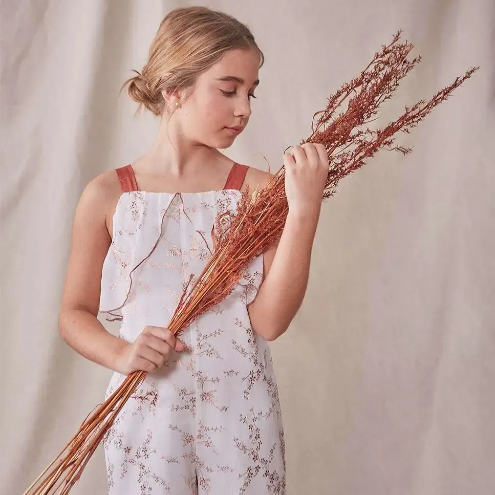 Stralend het feest in – met deze elegante jumpsuit voor meisjes