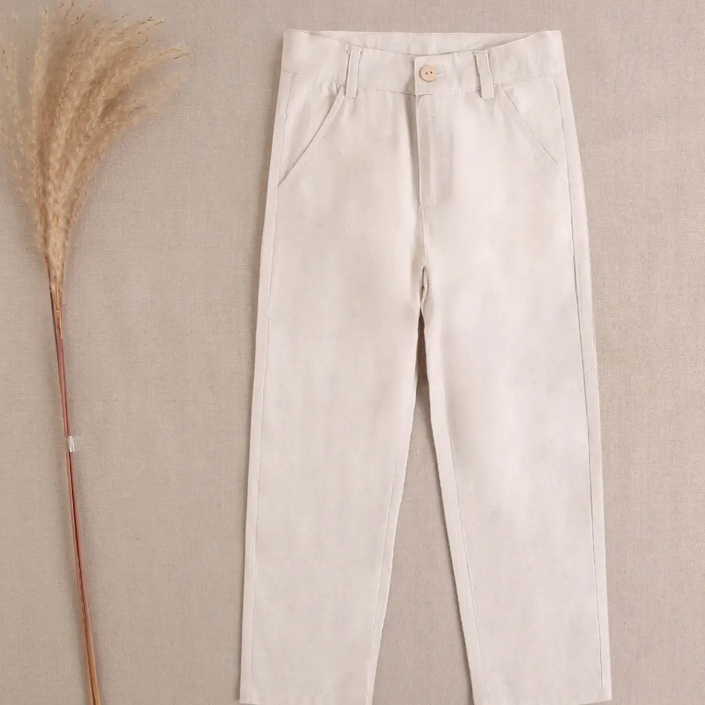 Beige linnen broek, feestcollectie