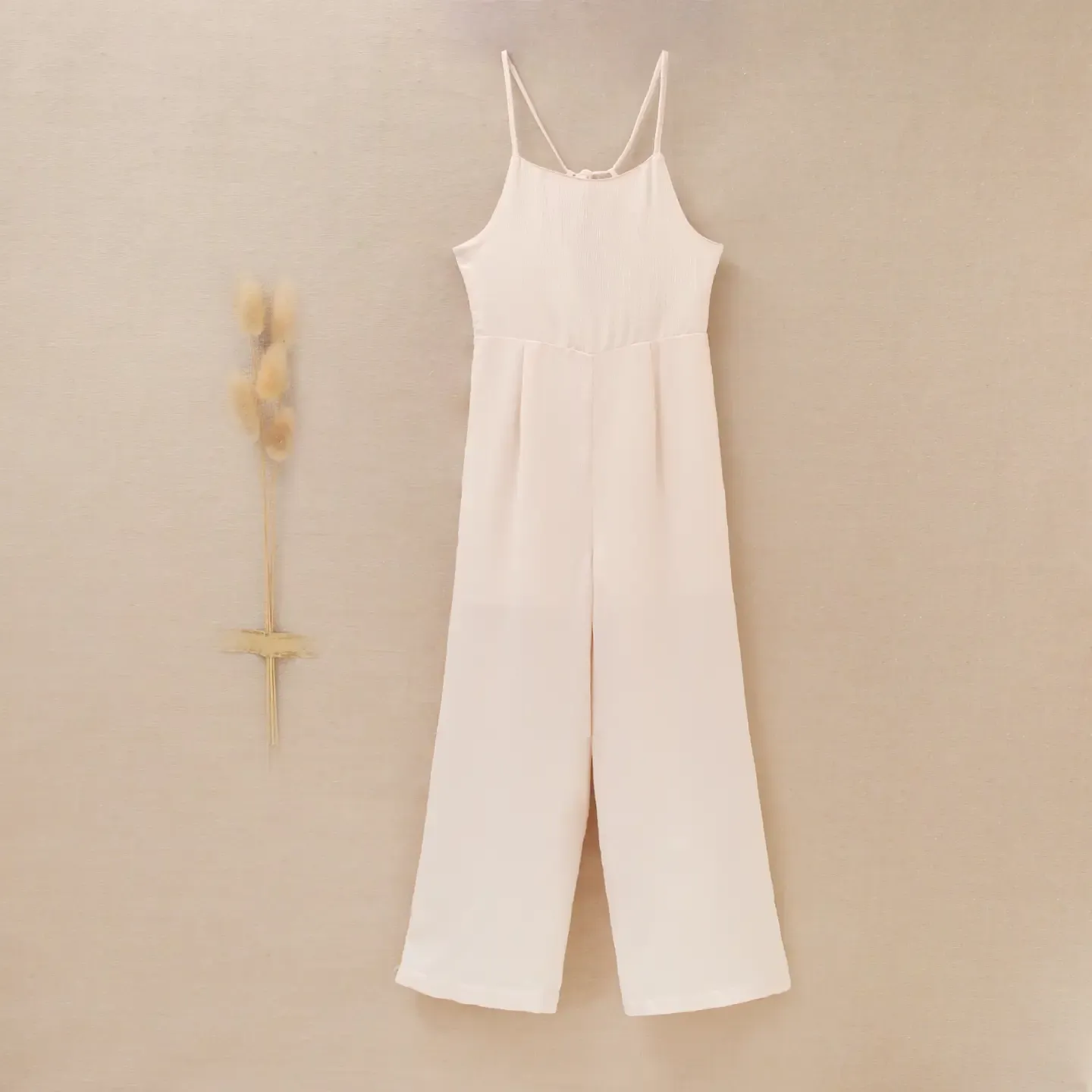 Crèmekleurige jumpsuit, feestcollectie